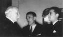 Mitterrand serre la main à Pétain